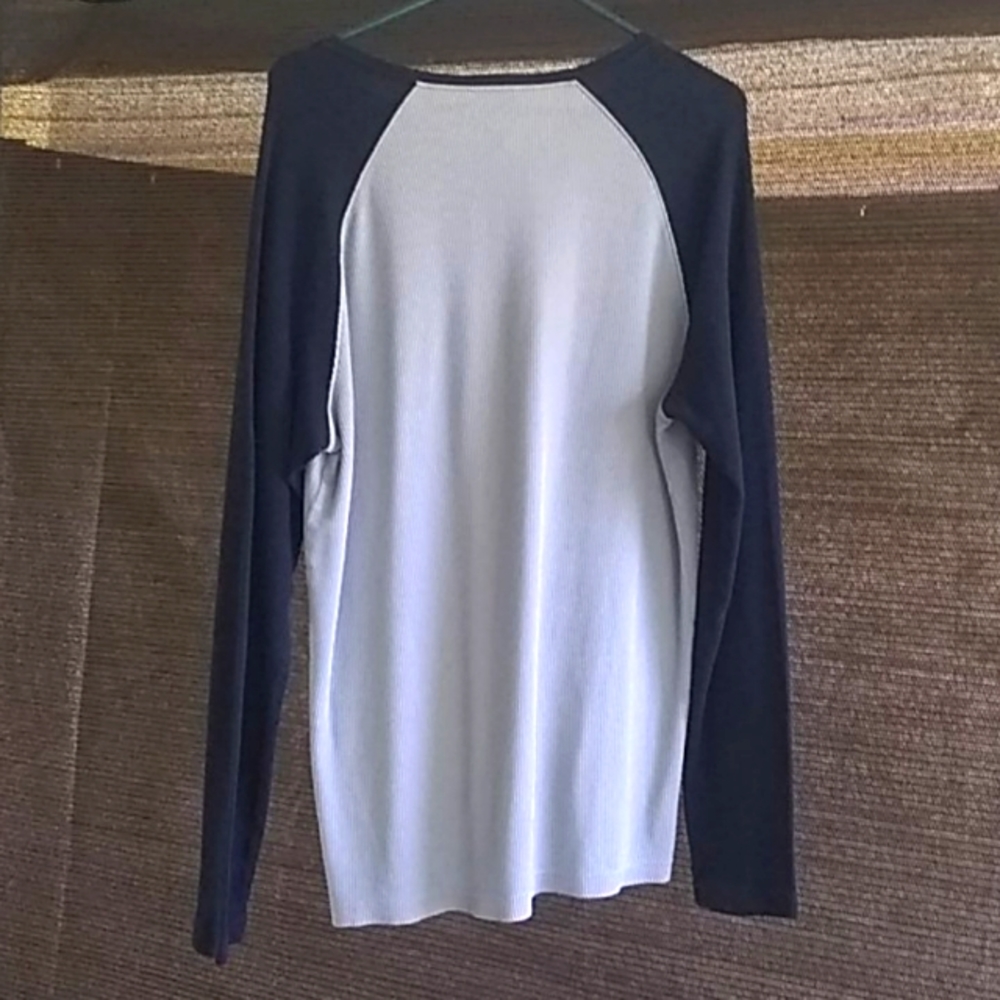 Henley 4 button pullover - Picture 5 of 5